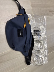 Pacsafe 防盜腰包