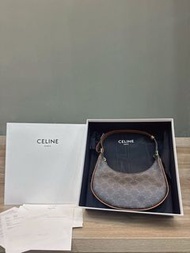 25年7月官網票  全新未使用🆕原主人禮品 ， 已鑑定 Celine Ava 系列  老花凱旋門豌豆包 腋下包   熱門款  好價💰10800