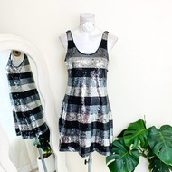Size S-M New Love Brand Authentic 1 Dress Shiny Scales Striped Pattern Suitable For Wearing To Event