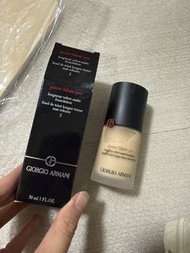 Giorgio Armani Power Fabric Pro 持久絲絨霧面粉底液