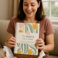 The Bible in A Year: A 52-Week Study Through Gods Word - Spiral Bible Study Guide 52-Week Womens Bib