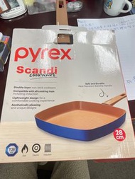 PYREX 名牌易潔鑊