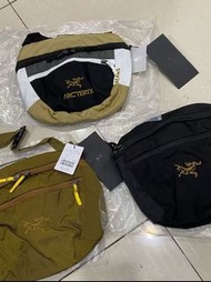 外國預訂 3色選 Arcteryx x beams japan mantis 2 拼色刺繡logo  斜咩袋