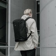 【DOUGHNUT】15吋 防潑水 大後背包 Sturdy 水壺格 男生背包-黑