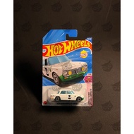 Hot Wheels Mainline Alfa Romeo Giulia TI Super White – Diecast 1: Collection & Custom64