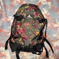 90% new Gregory Day and half pack backpack 33L Garden Tapestry 紅花 綠花圖案拉鏈背囊 書包 背包
