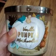 Bath and body works 3 wick candle vanilla pumpkin marshmallow