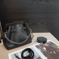 LV 黑牛皮銀釦Bella束口肩斜包 M57070