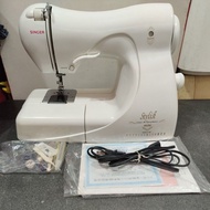 sewing machine original singer brand 12 built-in stitches with bottonholer automatic pushbotton oper