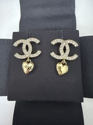 Chanel 雙C Logo 心形耳環