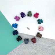 A pair of 2 mini hair clips, 2 cm mini hair clips