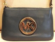 大降價！全新 Michael Kors MK 皮革深藍色荔枝紋手提包手拿包小錢包，母親節情人節生日禮！無底價！免運！