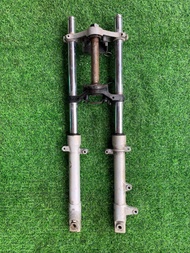 ชุดโช๊คหน้าแผงคอ Honda CBR150รุ่นคาบู ของแท้มือสองพร้อมใช้งาน