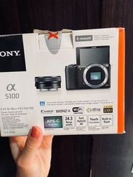 Sony a5100 數位類單眼(附上完整包裝電池充電器相機皮套）二手出清