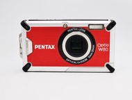 Pentax Optio W80 น้ำได้สูงถึง 3 เมตร ไม่เกิน 30 นาที ตกจากที่สูง 1 เมตร และใช้ในอุณหภูมิที่เย็นจัด -