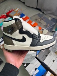 Nike Aj1 黑摩卡高幫 小倒鉤男女同款四季休閒鞋