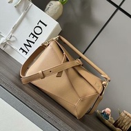 Loewe羅意威Puzzle Edge小號 太妃糖色幾何包