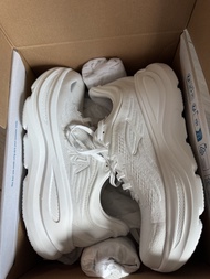 全新Hoka One One Bondi 9 白色運動鞋