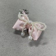 【Ready stock】众芭蕾风珍珠蝴蝶结手机挂钥匙扣简约包包挂蕾丝蝴蝶 ZIkcalUI6i0928