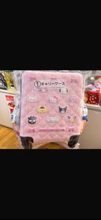 Sanrio 角色粉色行李箱