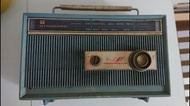 STANDARD AM 手提型電晶體收音機