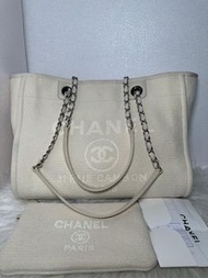 CHANEL 沙灘包 中號 奶昔白 23年