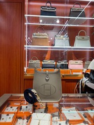 門市現貨～全新Hermes Mini Evelyne 大象灰金釦 K stamp