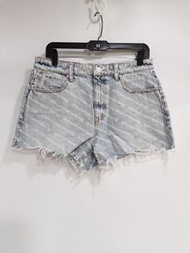 大王 Alexander Wang  淡灰色老花牛仔短褲 💰1980港幣，碼數24 25 26 27 28 29