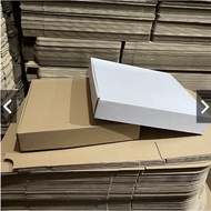 20 CARTON BOXES FOR CLOTHES AND ACCESSORIES SIZE 29X29X5CM