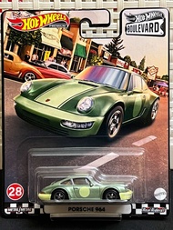 Hot Wheels 2023 Premium Boulevard Porsche 964