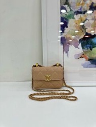 👜Chanel  21a Mini Wallet on Chain with gold ball Series No 31**** 香奈兒金球包woc mini 21a 粉色櫻花分鏈條包 31開