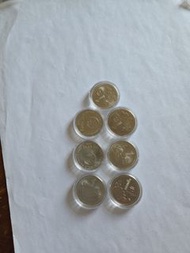 全新:中華人民共和國:(一元硬幣):全部1998年:(國徽):全部:(含有磁鐵):已經冇出版多年:(成為絕版):共7個