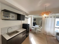 Cozy BGC loft condo (for 6 pax)