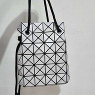 Issey Miyake 三宅一生 BaoBao 墨繩水桶包 霧面白色 全新品