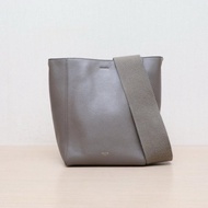 CELINE(思琳) Sangle Bucket 水桶包 小號 灰色  金扣