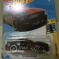 Hotwheels 07 Ford Mustang Checkmate