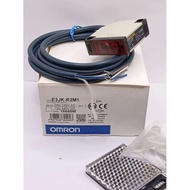 Durable E3JK-R2M1 With Reflector Grip Distance 2.5 M Photo Sensor Solid Object Capture 5 Wires Light