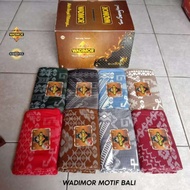 Sarung WADIMOR Motif Bali Pria Kain Tenun Samping Songket Batik