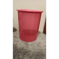 One touch 1.25L tupperware