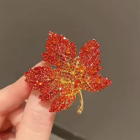 Exquisite Red Maple Leaf Brooches For Women Shiny Rhinestone Plant Pin Corsage Female Party Sweater 