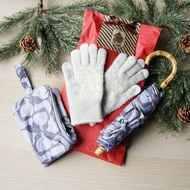 可透過智慧型手機操作的手套和防紫外線折疊傘