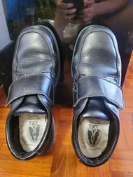 男童黑色皮鞋37.5 hush puppies