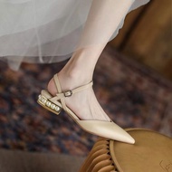 รองเท้าแตะรัดส้นปิดหัวส้นหนาสำหรับผู้หญิงรองเท้าคัทชูส้นเตี้ยเปิดหลังหัวแหลมมีสายรัดติดไข่มุกเบอร์32 33แบบใหม่ปี2024