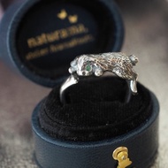 回眸垂耳兔戒指 祖母綠