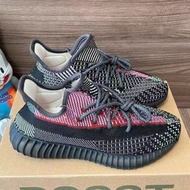 adidas originals Yeezy Boost 350 V2 "yecheil" 簡單的跑鞋 black red黑紅色