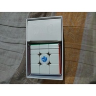 GAN 356 Maglev Magnetic Speed Cube Smooth for Competition Cube 3 x 3- Second hand