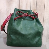 LV EPI noe 紅色綠色 聖誕節限定配色 水波紋 全皮 水桶包 香檳包 束口包 肩背包
