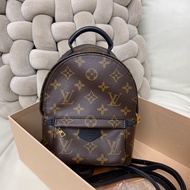 LV  palm spring  經典老花mini雙肩小書包  後背包