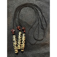 9-eyed, 3-eyed Tibetan Dzi, Vajra feng shui stone weapon size 5,6cm