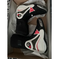 Dainese Axial Pro D1